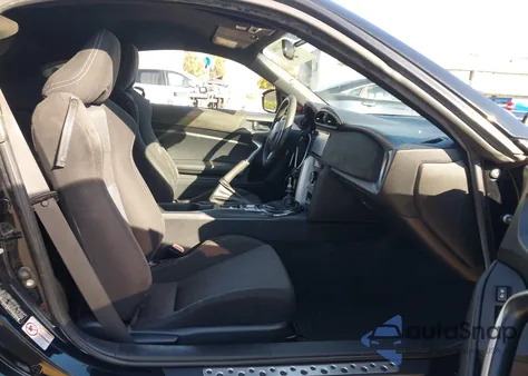 2017 Toyota 86 z USA, uszkodzony, nr VIN JF1ZNAA15H9711129